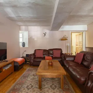  Hébergement de vacances La Petite Maison Des Montagnes